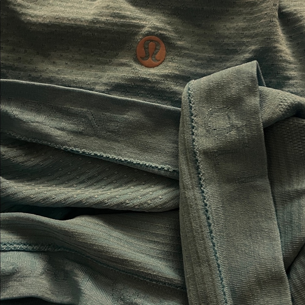 J26 Lululemon Swiftly Top - Picture 3 of 3